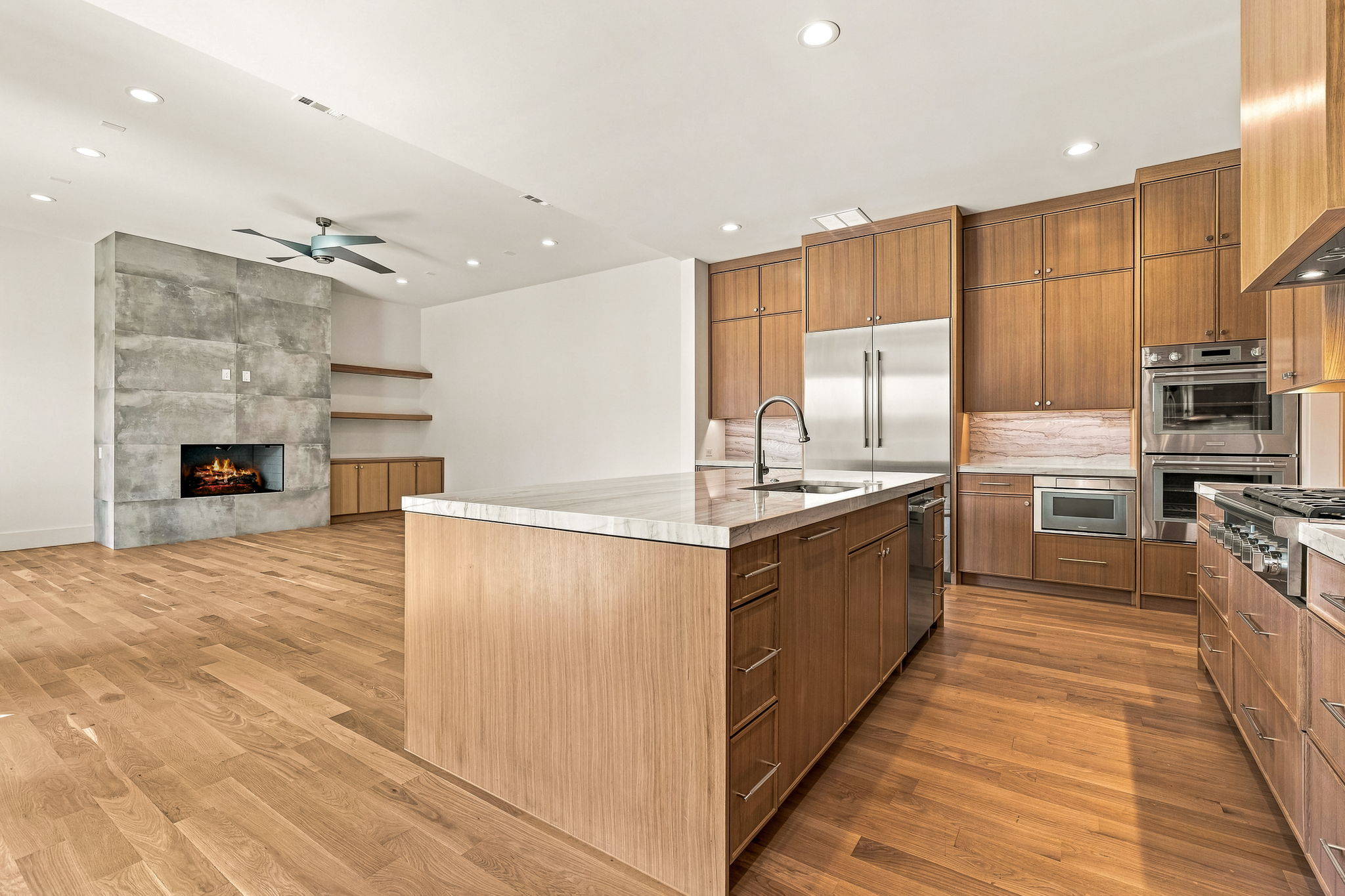 7407 Robin Road - Kitchen & Living