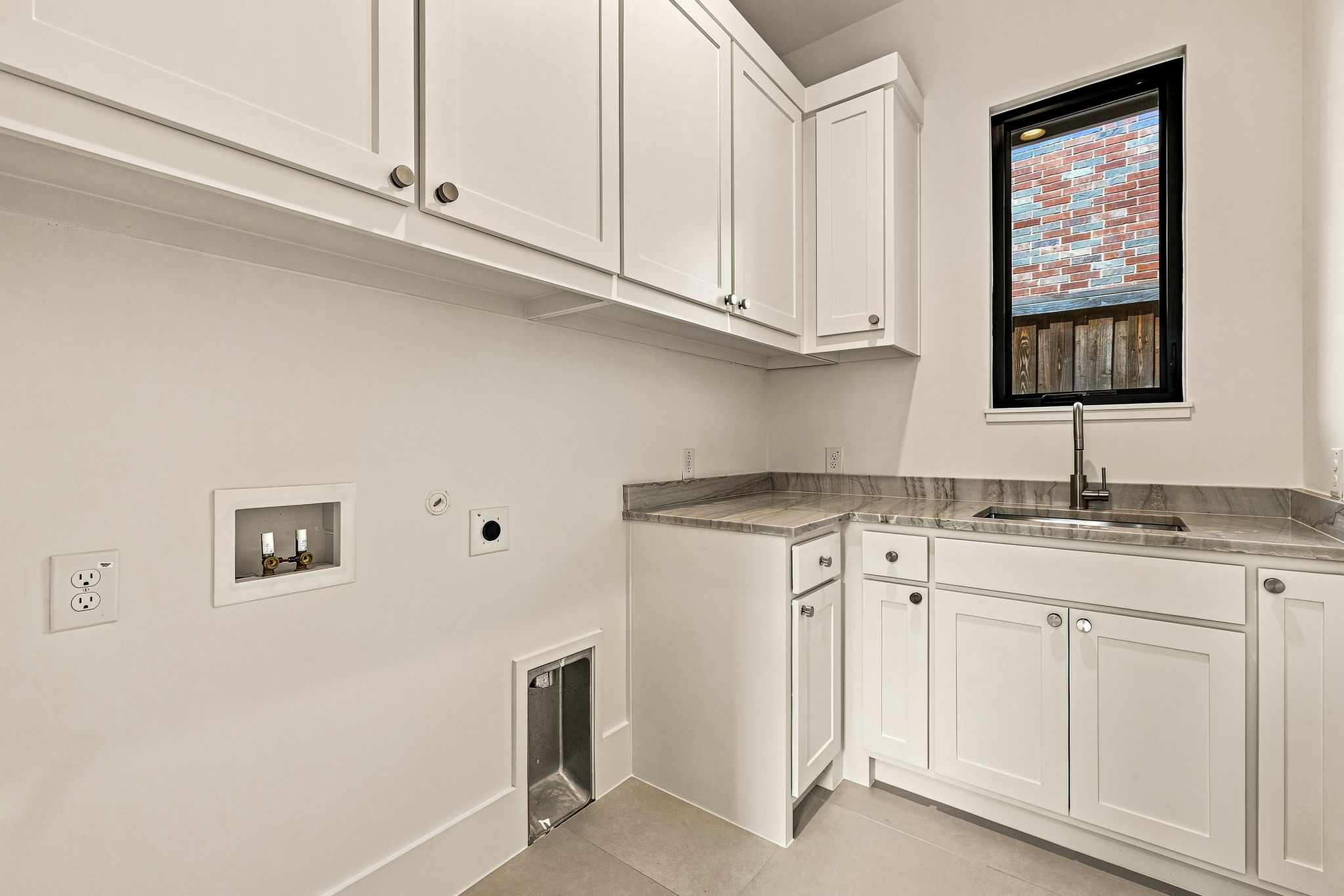 7407 Robin Road - Laundry Room