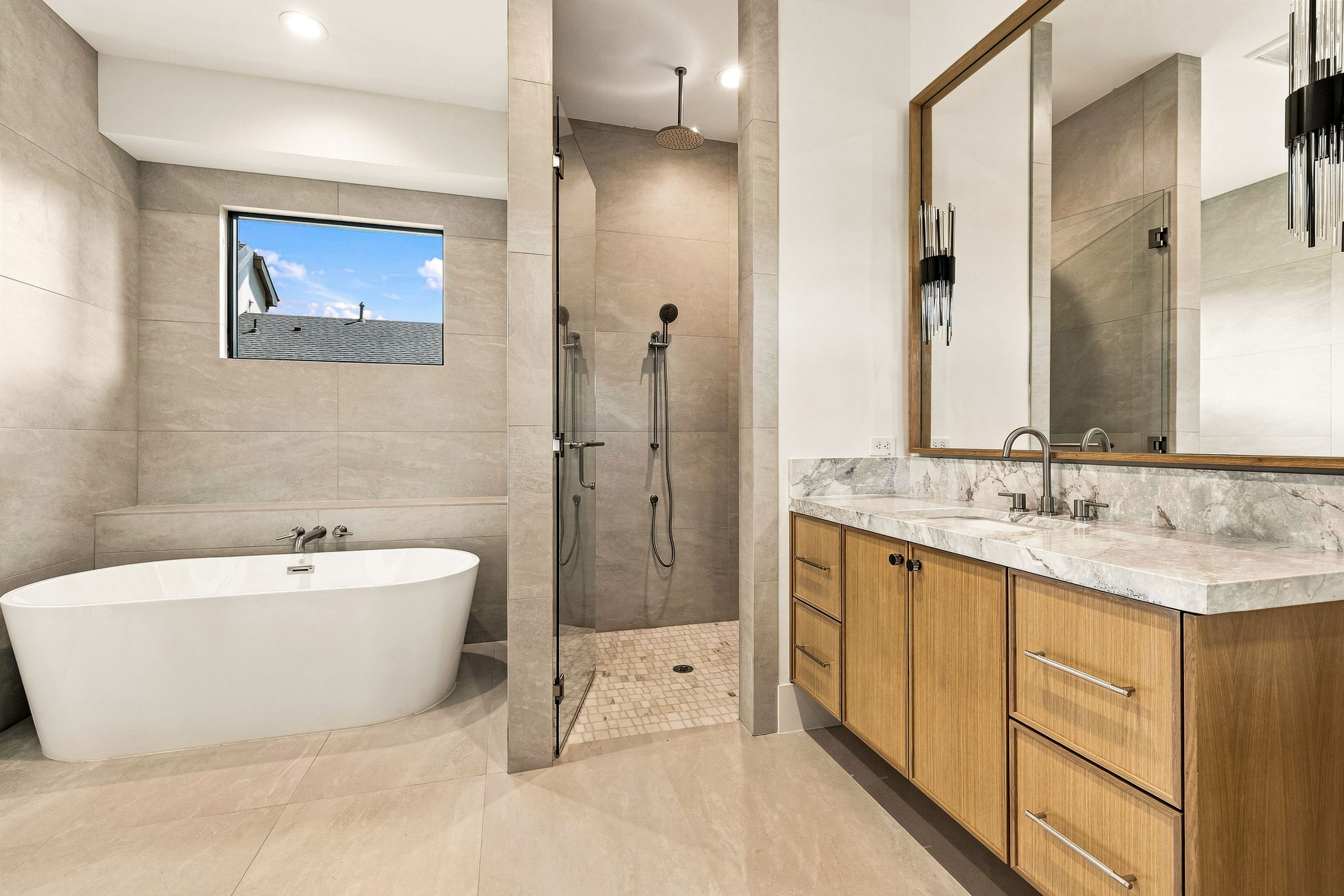 7407 Robin Road - Primary Bath & Soaking Tub