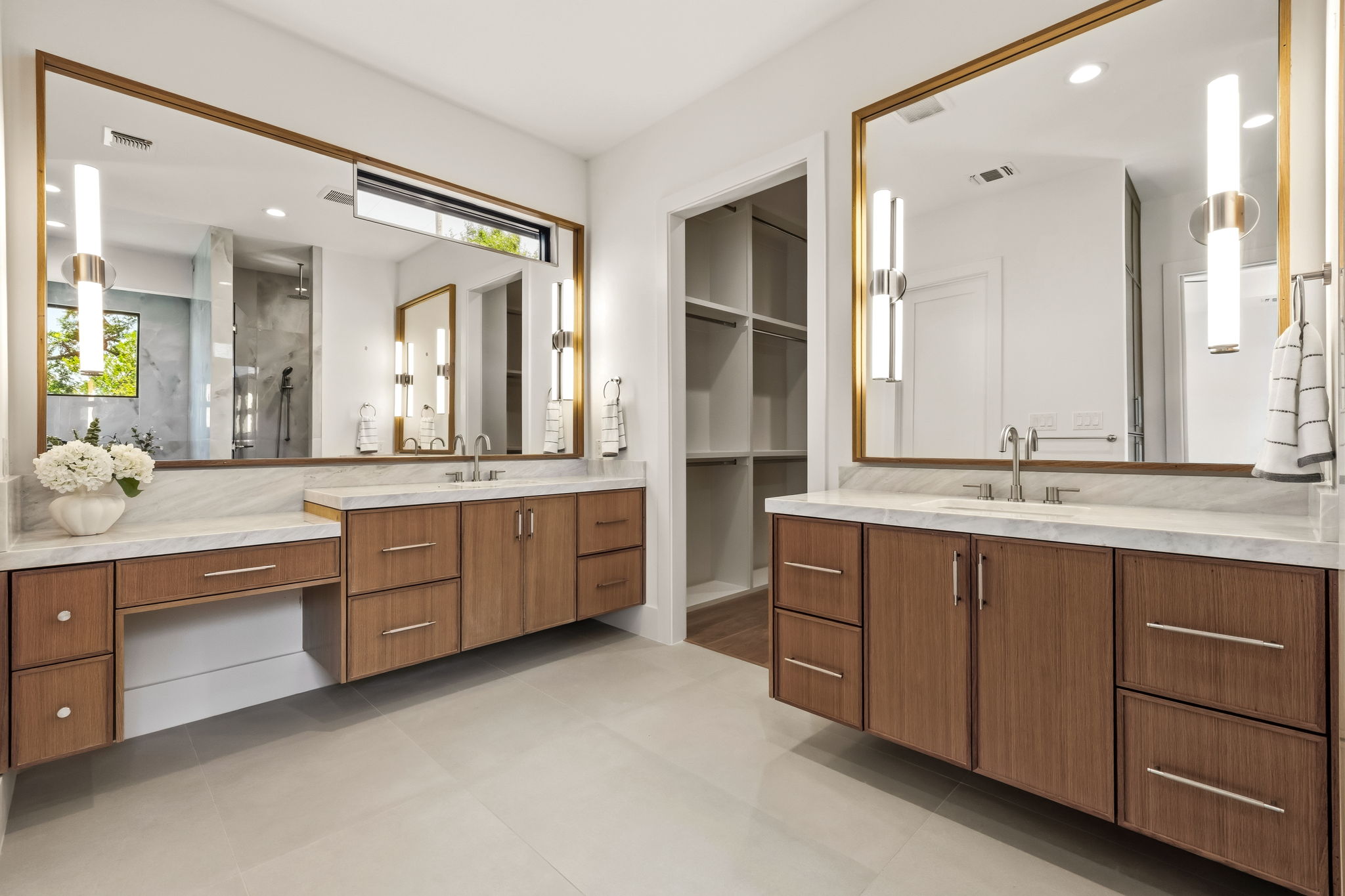 7714 Morton Street - Primary Bathroom